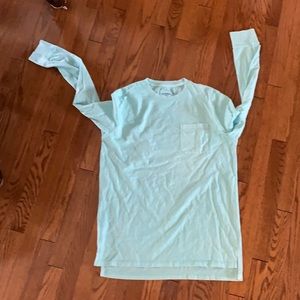 medium long sleeve tee with pocket